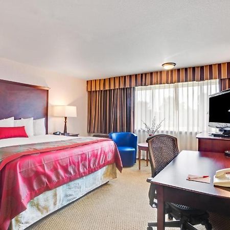 Hotel Ramada By Wyndham Tukwila Southcenter Zewnętrze zdjęcie