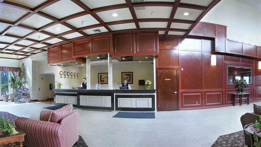 Hotel Ramada By Wyndham Tukwila Southcenter Zewnętrze zdjęcie