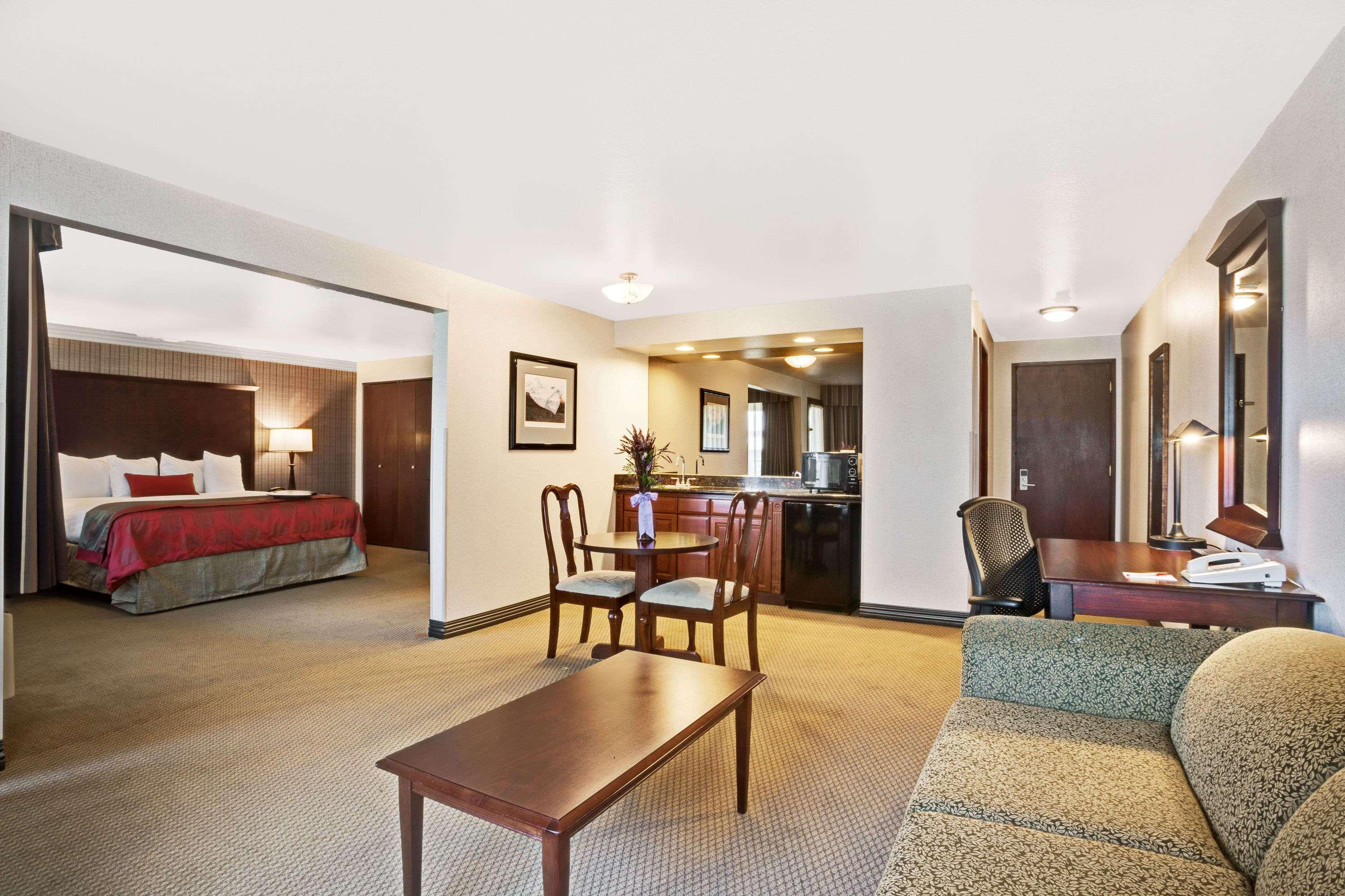 Hotel Ramada By Wyndham Tukwila Southcenter Zewnętrze zdjęcie