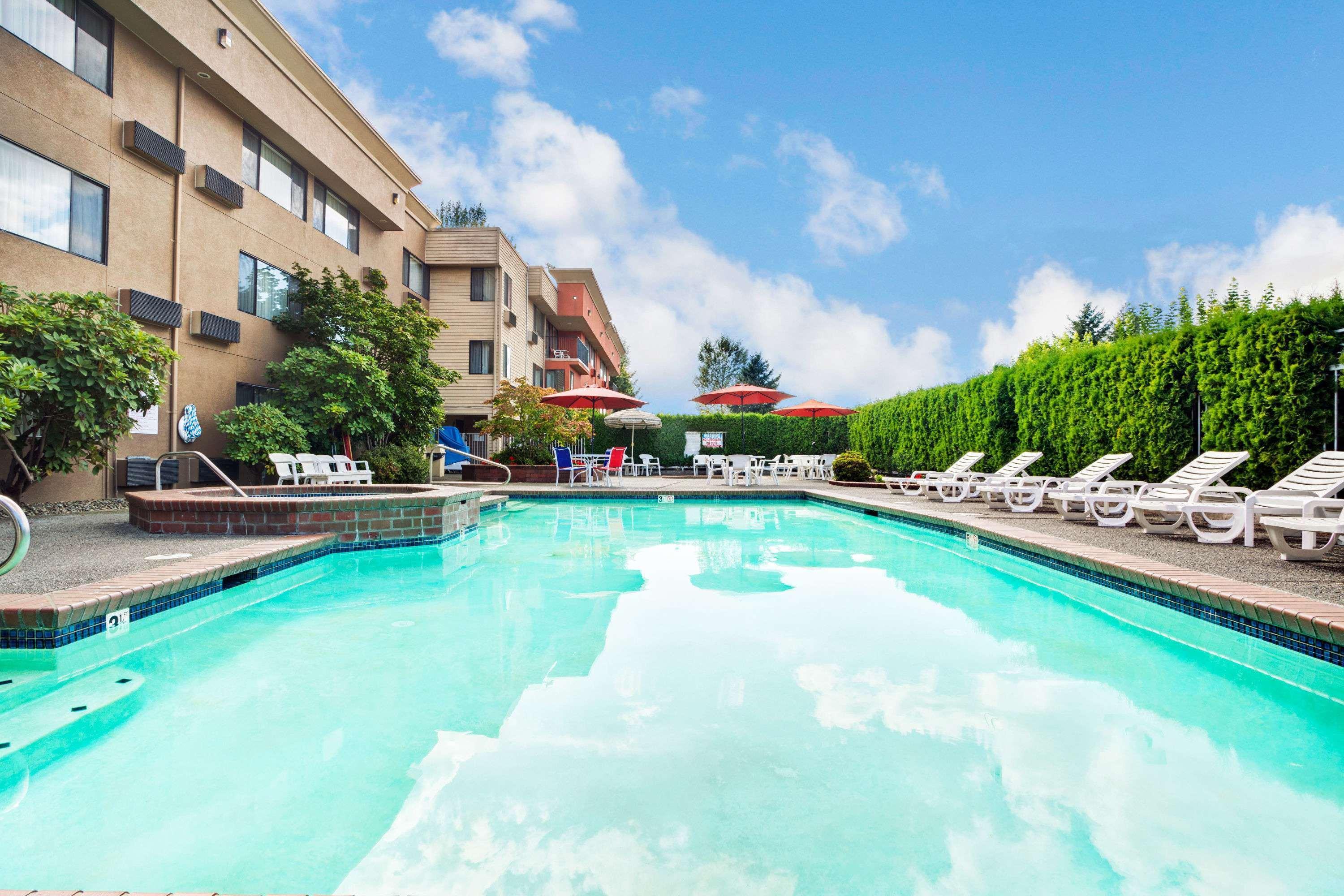 Hotel Ramada By Wyndham Tukwila Southcenter Zewnętrze zdjęcie