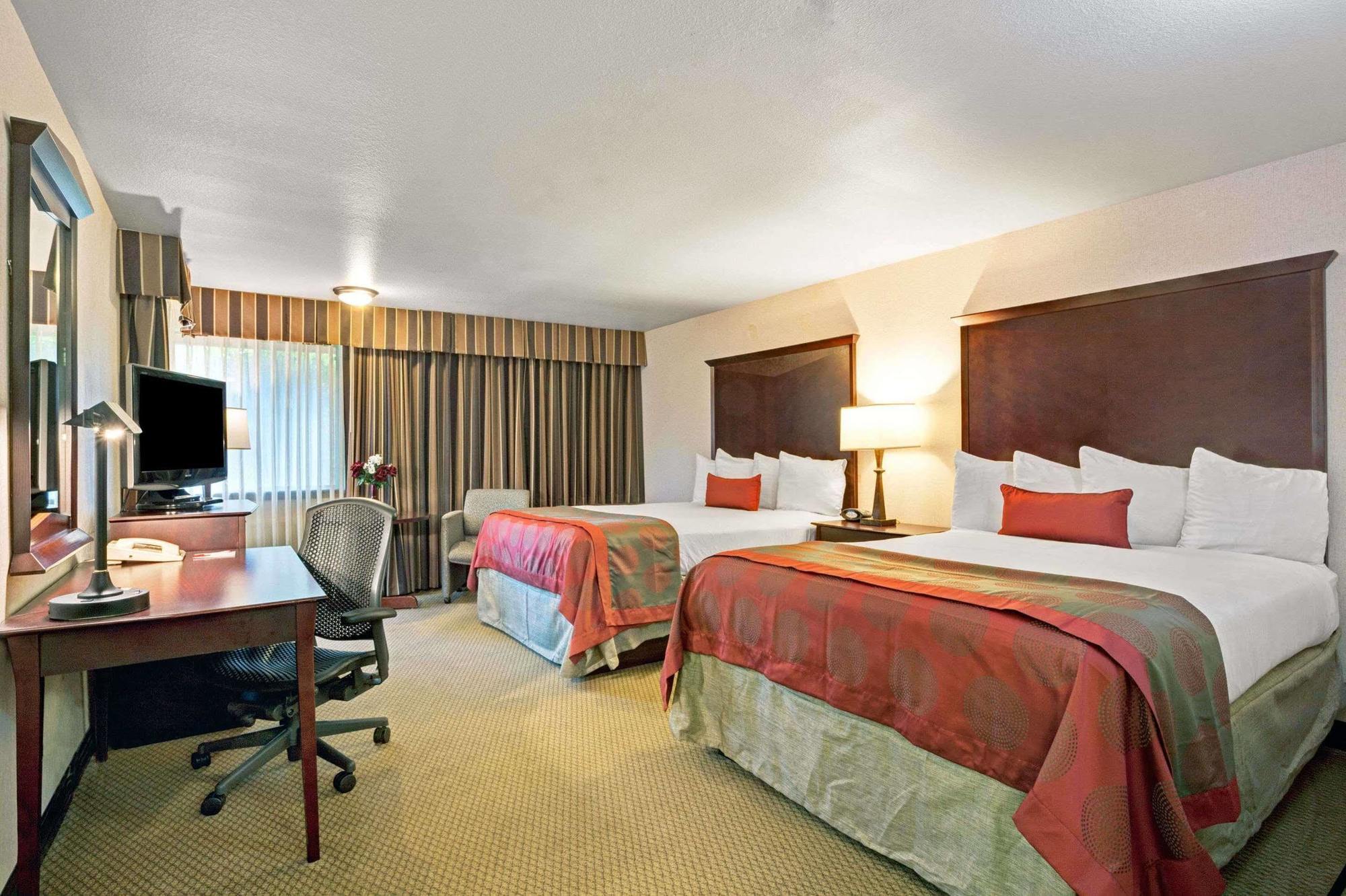 Hotel Ramada By Wyndham Tukwila Southcenter Zewnętrze zdjęcie